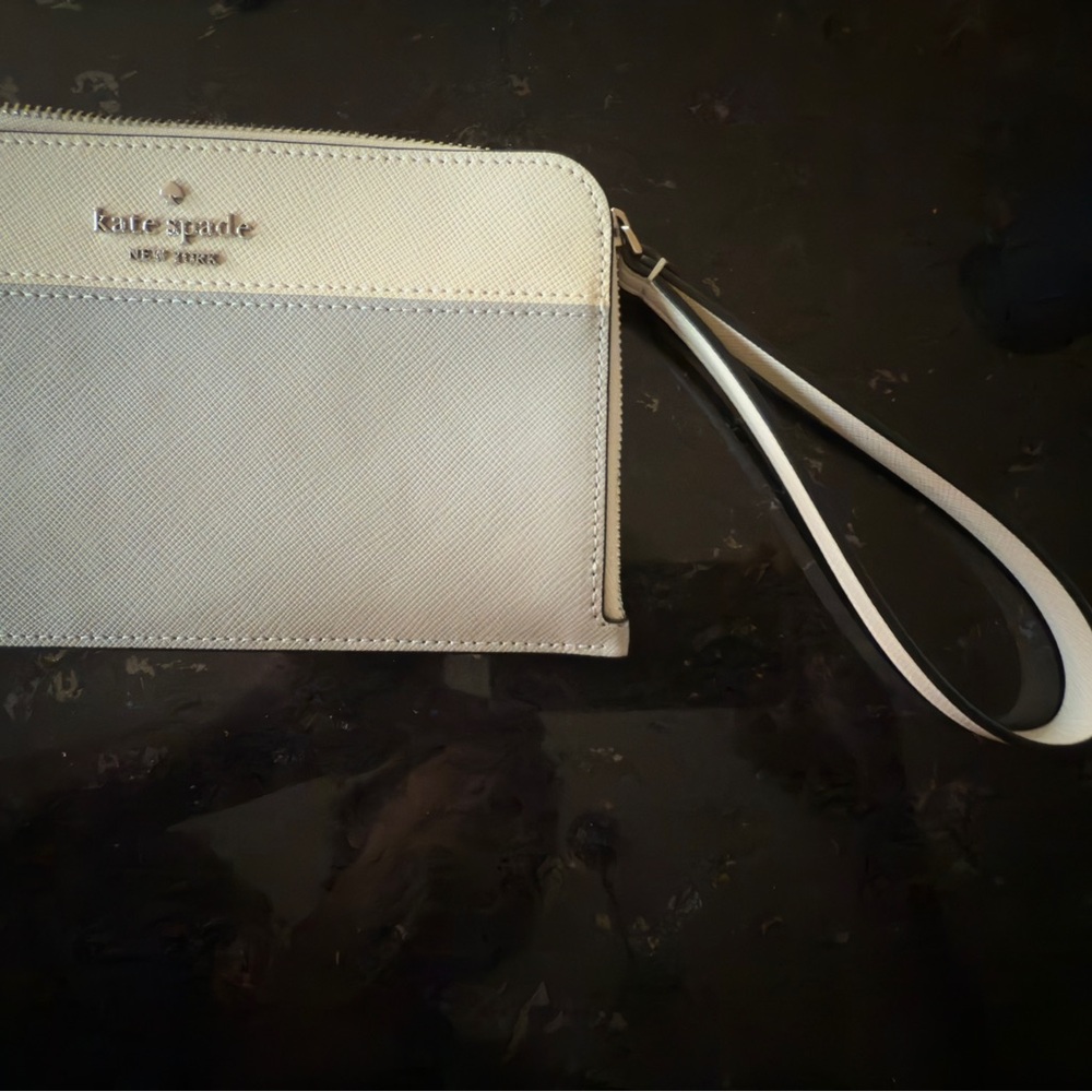 🎄Kate Spade Cream and Gray Wristlet new without tags! Beautiful - Picture 5 of 7